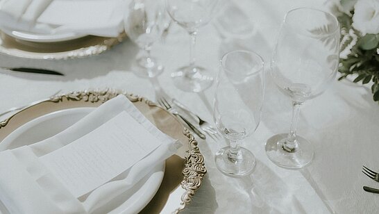 Stilvoll gedeckter Tisch